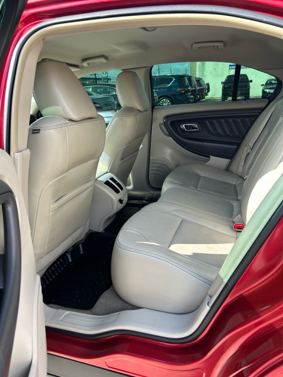 2010 Ford Taurus Image 10