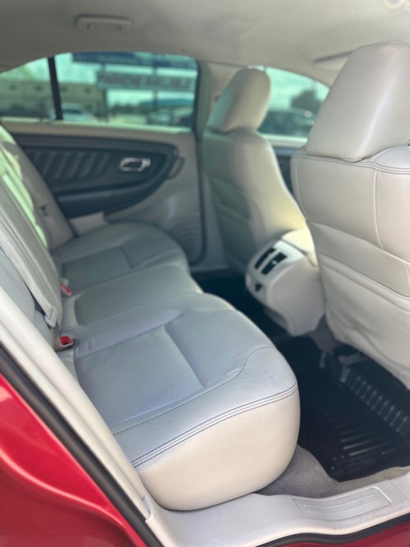 2010 Ford Taurus Image 11