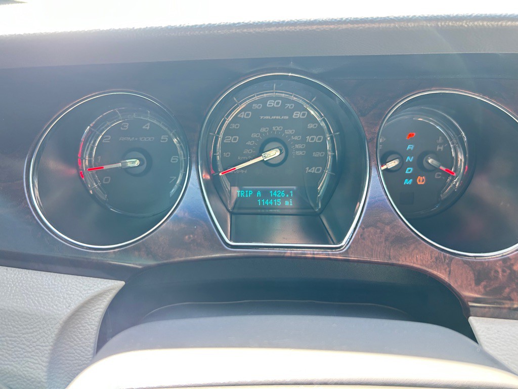 2010 Ford Taurus Image 15