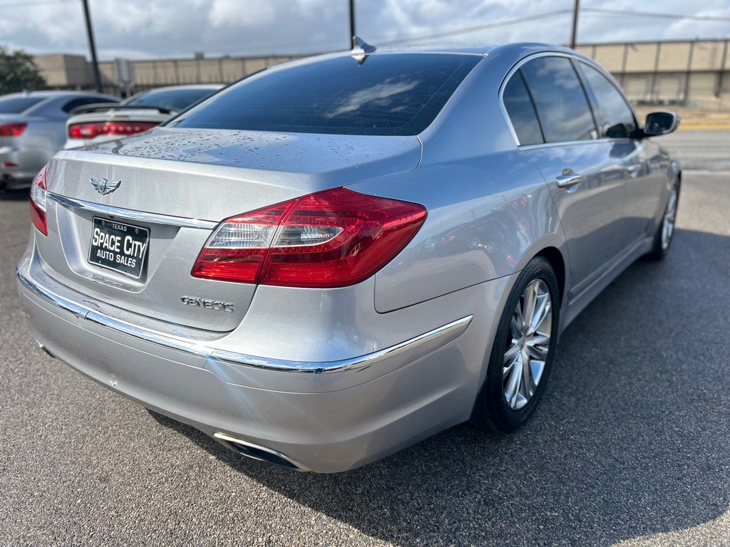 2012 Hyundai Genesis Image 6