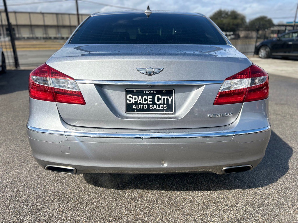 2012 Hyundai Genesis Image 7