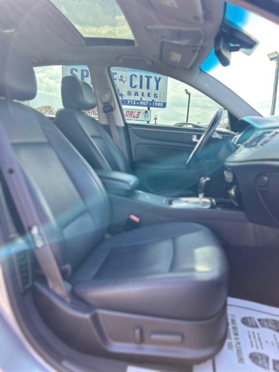 2012 Hyundai Genesis Image 12