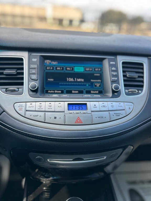 2012 Hyundai Genesis Image 14