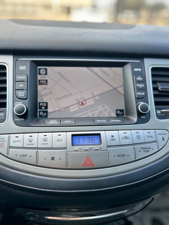 2012 Hyundai Genesis Image 15