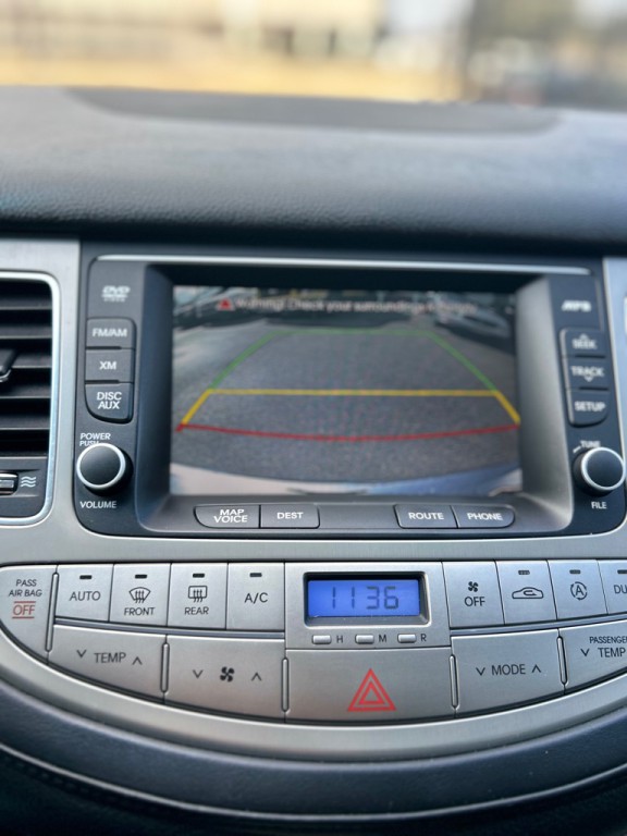 2012 Hyundai Genesis Image 16