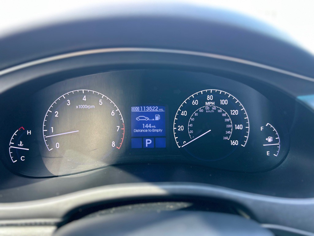 2012 Hyundai Genesis Image 18