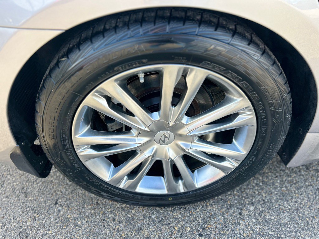 2012 Hyundai Genesis Image 21