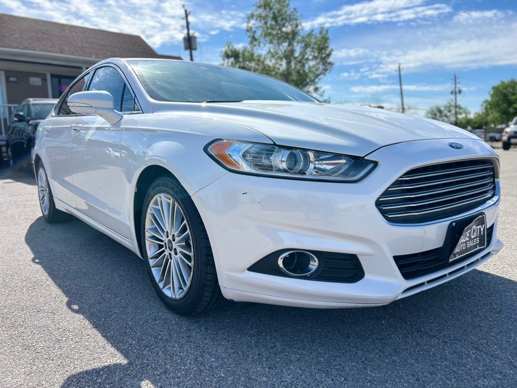 2015 Ford Fusion Image 2