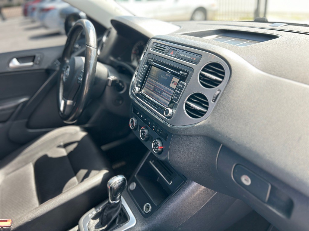 2014 Volkswagen Tiguan Image 16