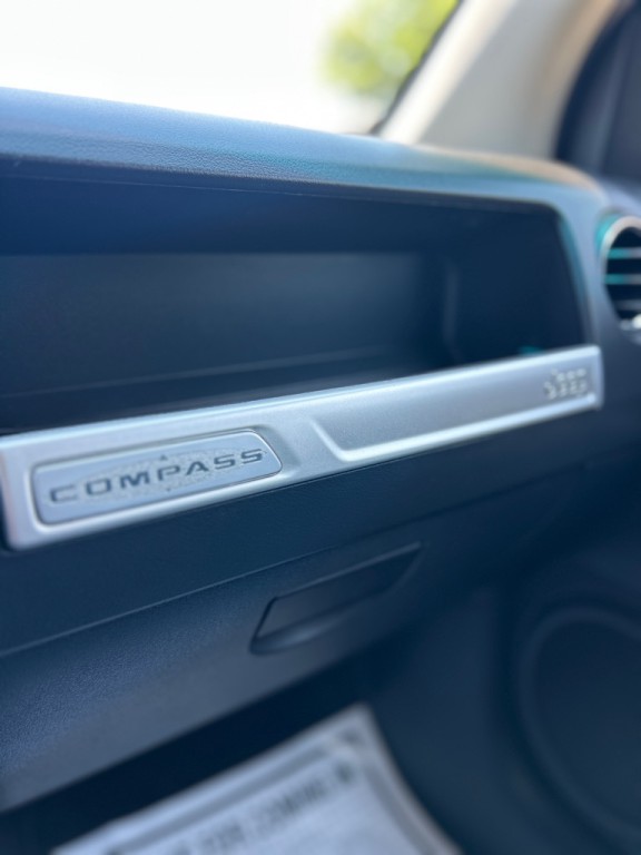2015 Jeep Compass Image 17
