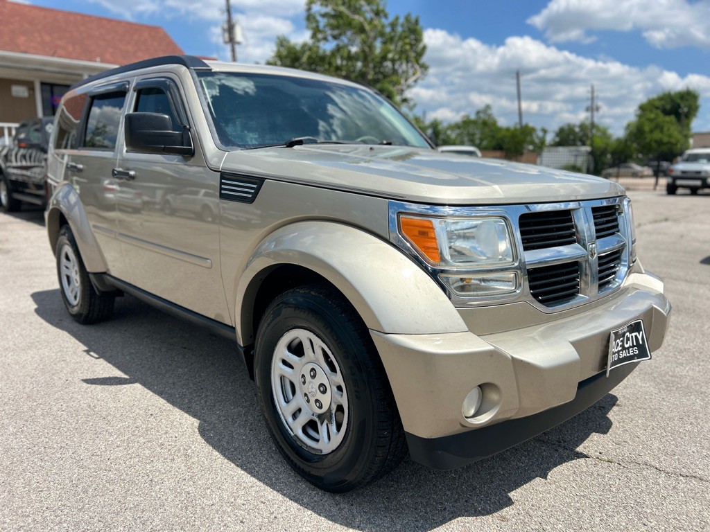 2010 Dodge Nitro Image 2