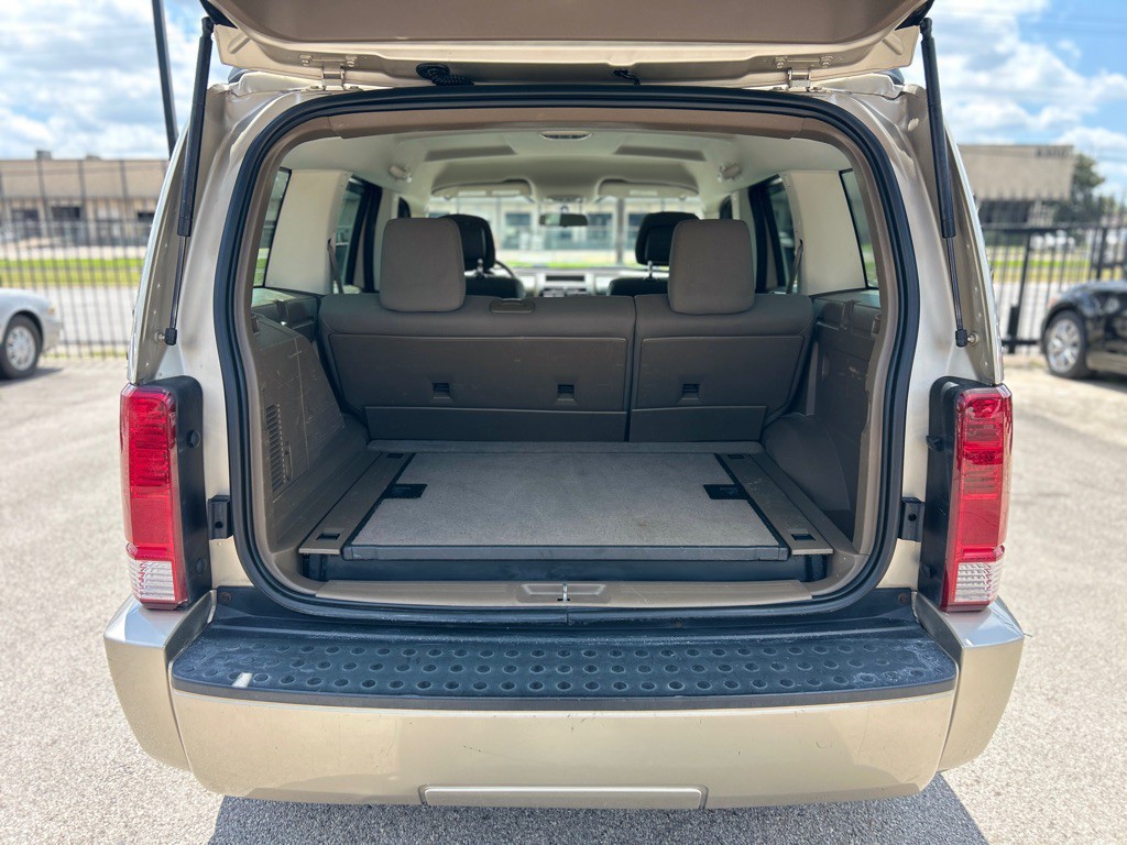 2010 Dodge Nitro Image 9