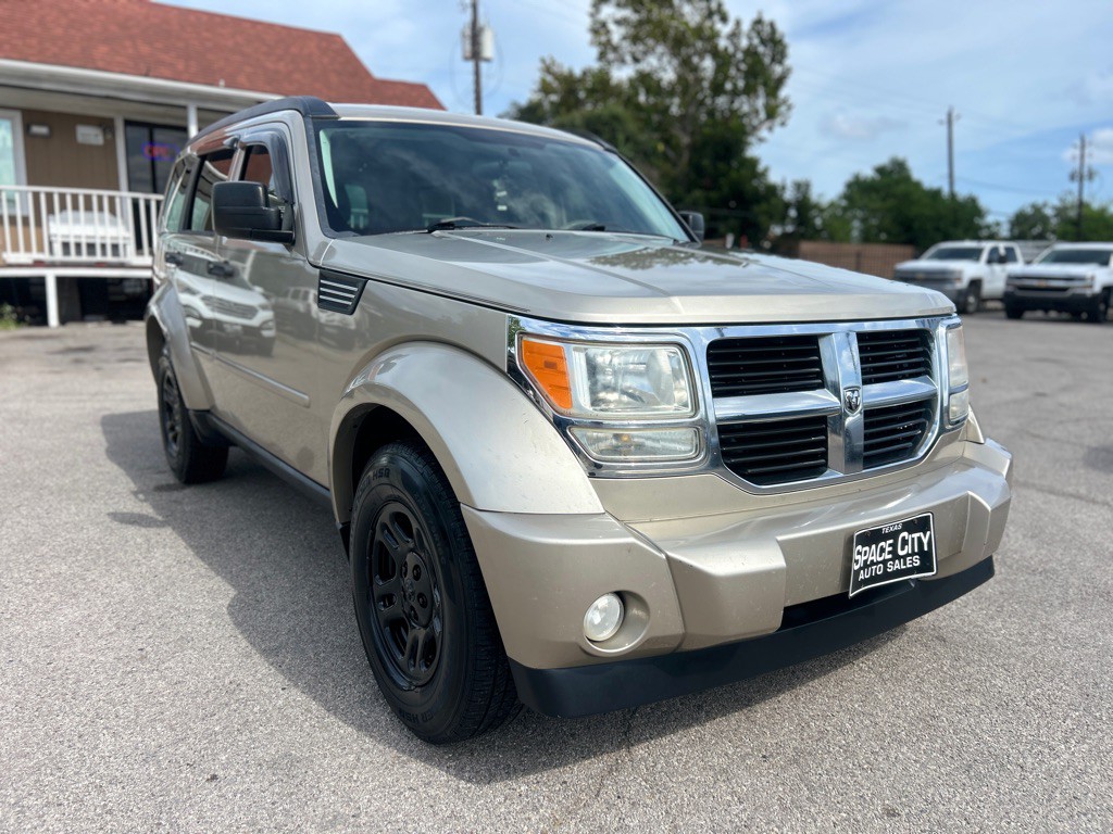 2010 Dodge Nitro Image 2