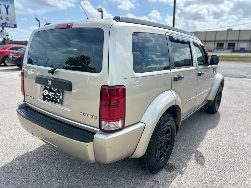 2010 Dodge Nitro Image 6
