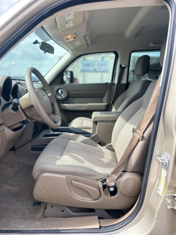 2010 Dodge Nitro Image 10