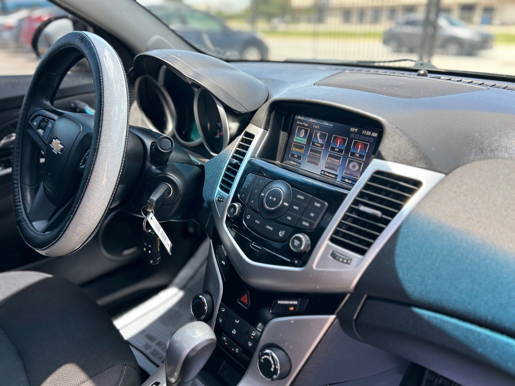 2015 Chevrolet Cruze Image 13