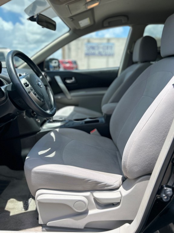 2013 Nissan Rogue Image 9