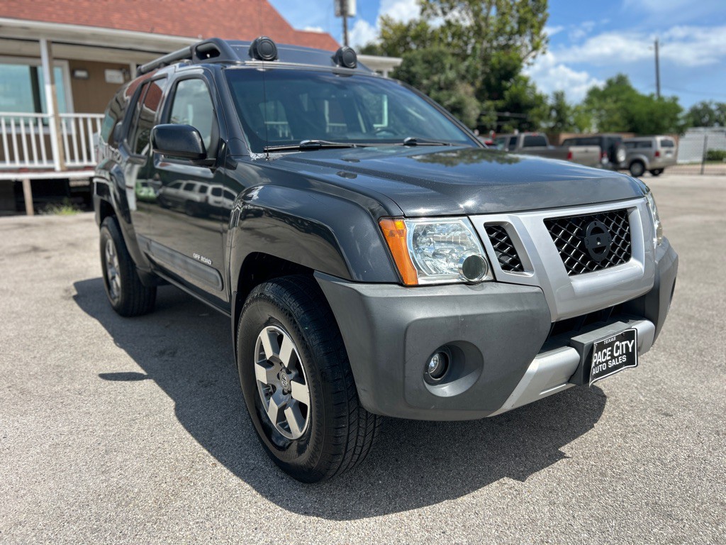 2010 Nissan Xterra Image 2