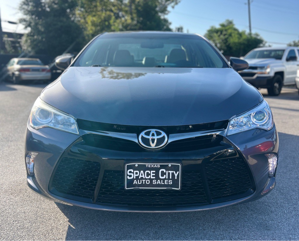 2015 Toyota Camry Image 2