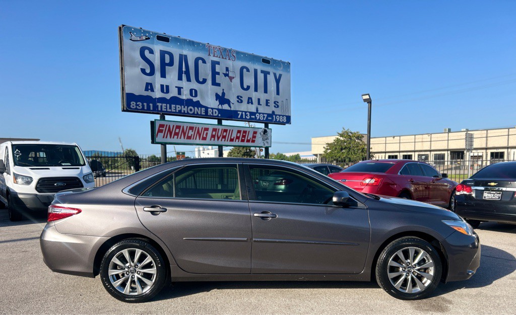 2015 Toyota Camry Image 3