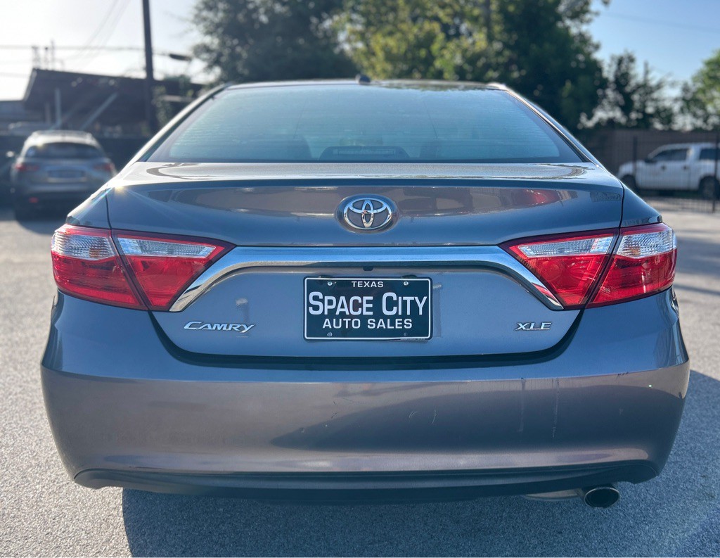 2015 Toyota Camry Image 6