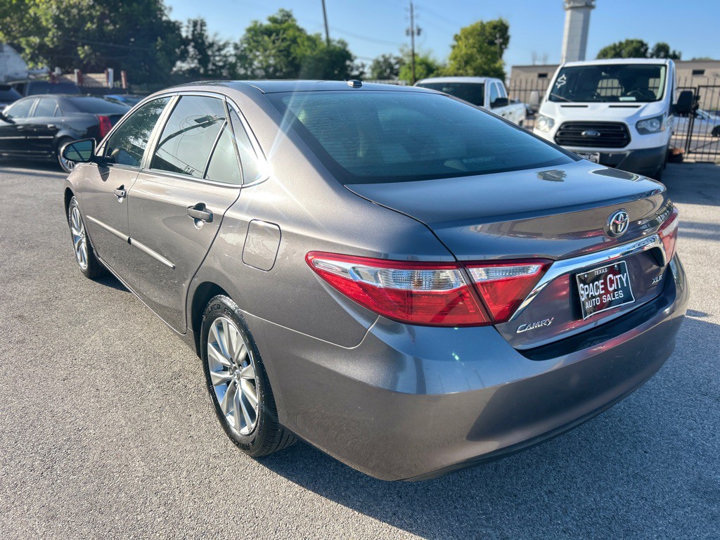 2015 Toyota Camry Image 7