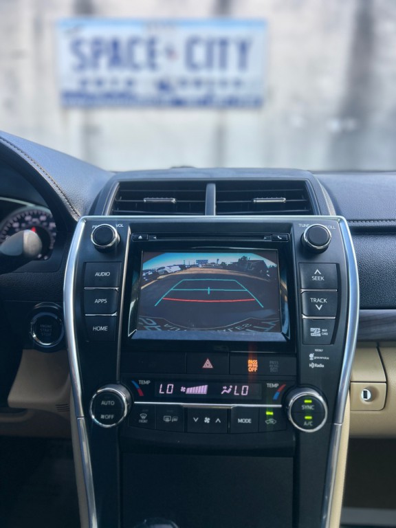 2015 Toyota Camry Image 10