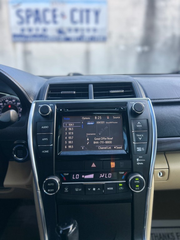 2015 Toyota Camry Image 11