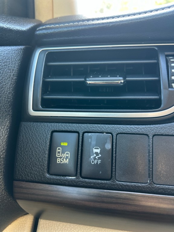 2015 Toyota Camry Image 17
