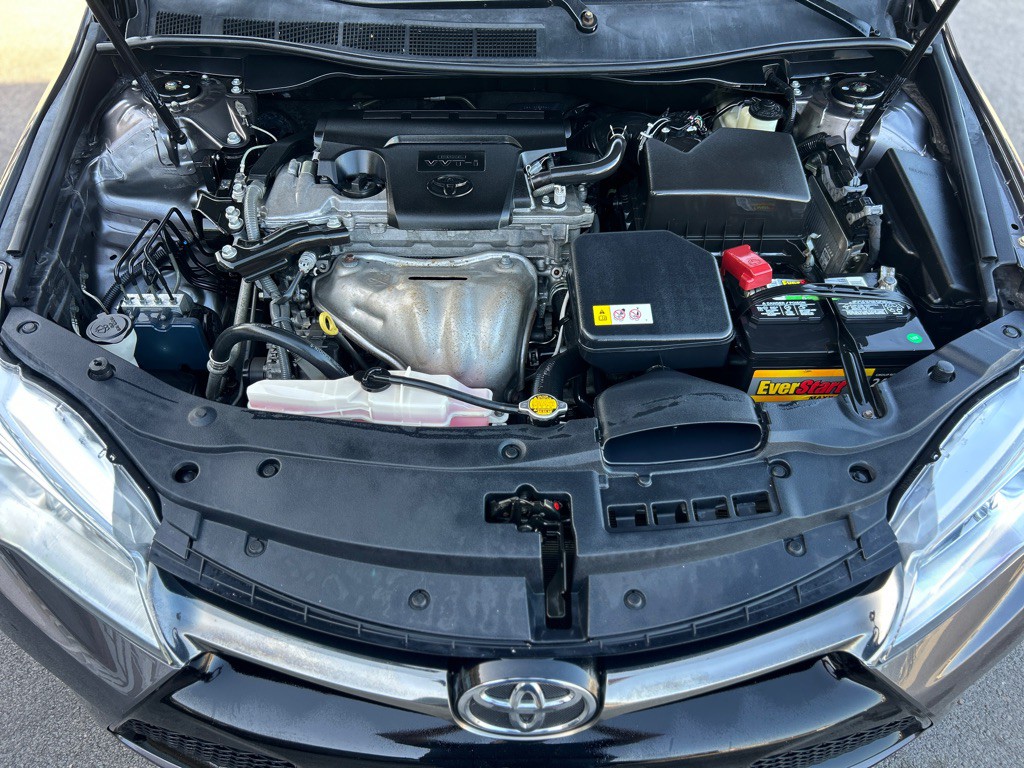 2015 Toyota Camry Image 21