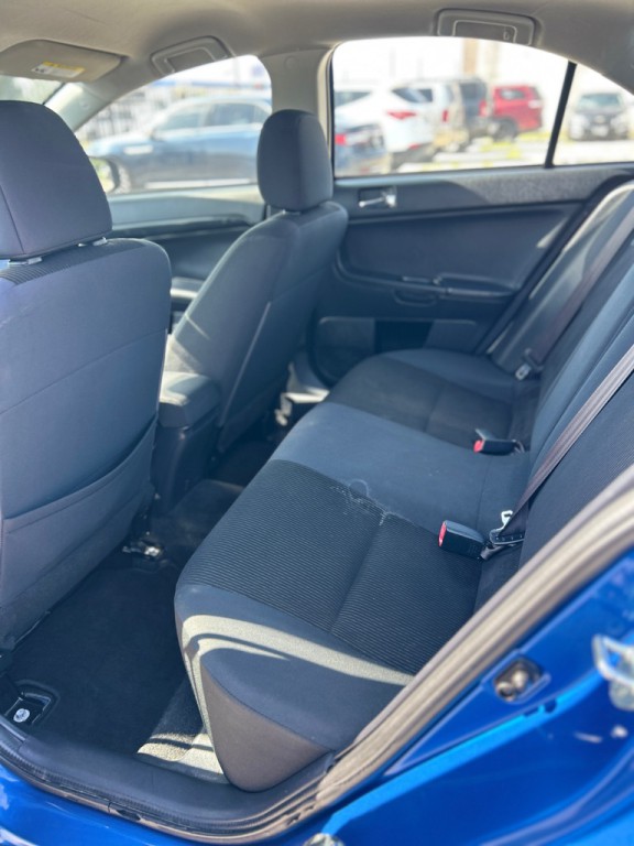 2016 Mitsubishi Lancer Image 10