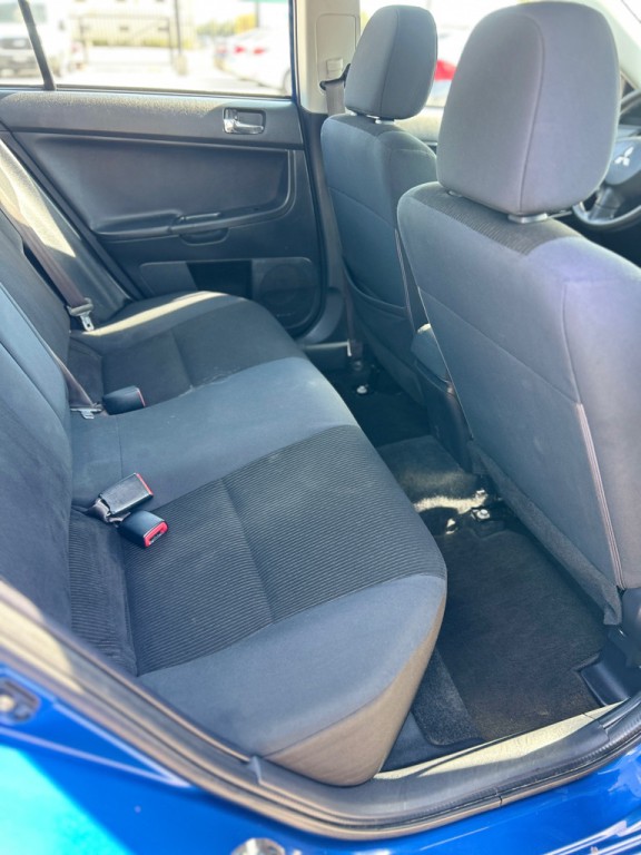 2016 Mitsubishi Lancer Image 11