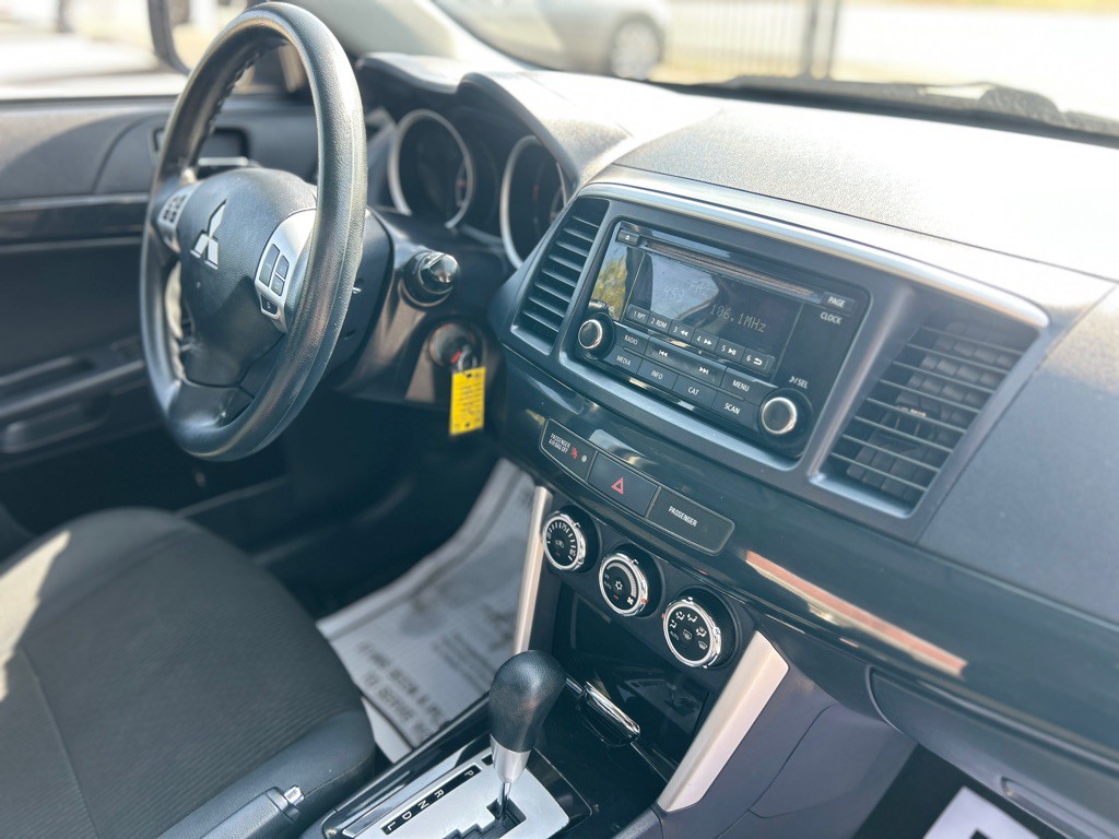 2016 Mitsubishi Lancer Image 13