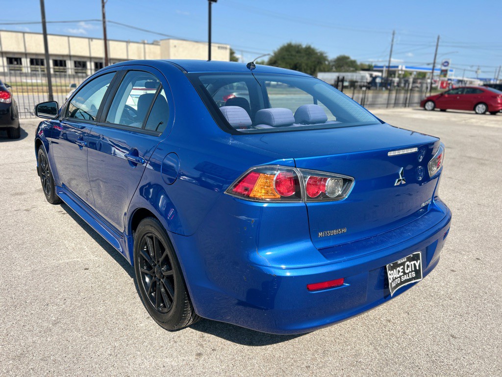 2016 Mitsubishi Lancer Image 16
