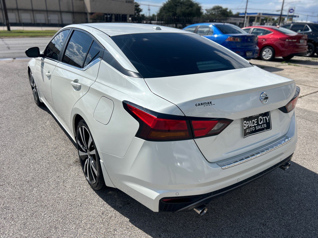 2020 Nissan Altima Image 8