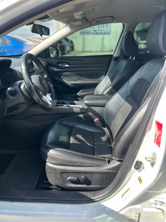 2020 Nissan Altima Image 9