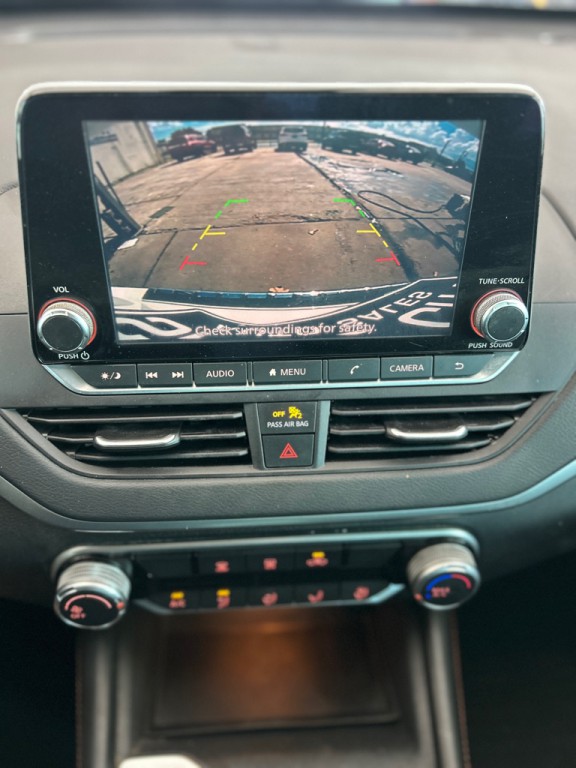 2020 Nissan Altima Image 13