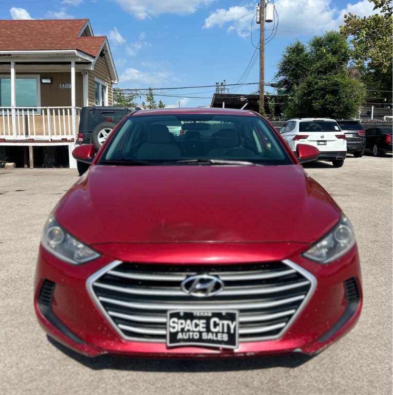 2017 Hyundai Elantra Image 3