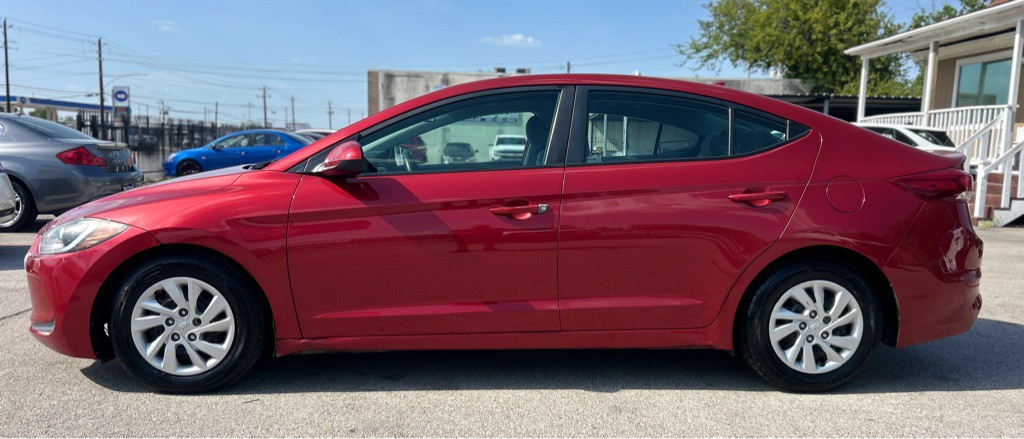 2017 Hyundai Elantra Image 5