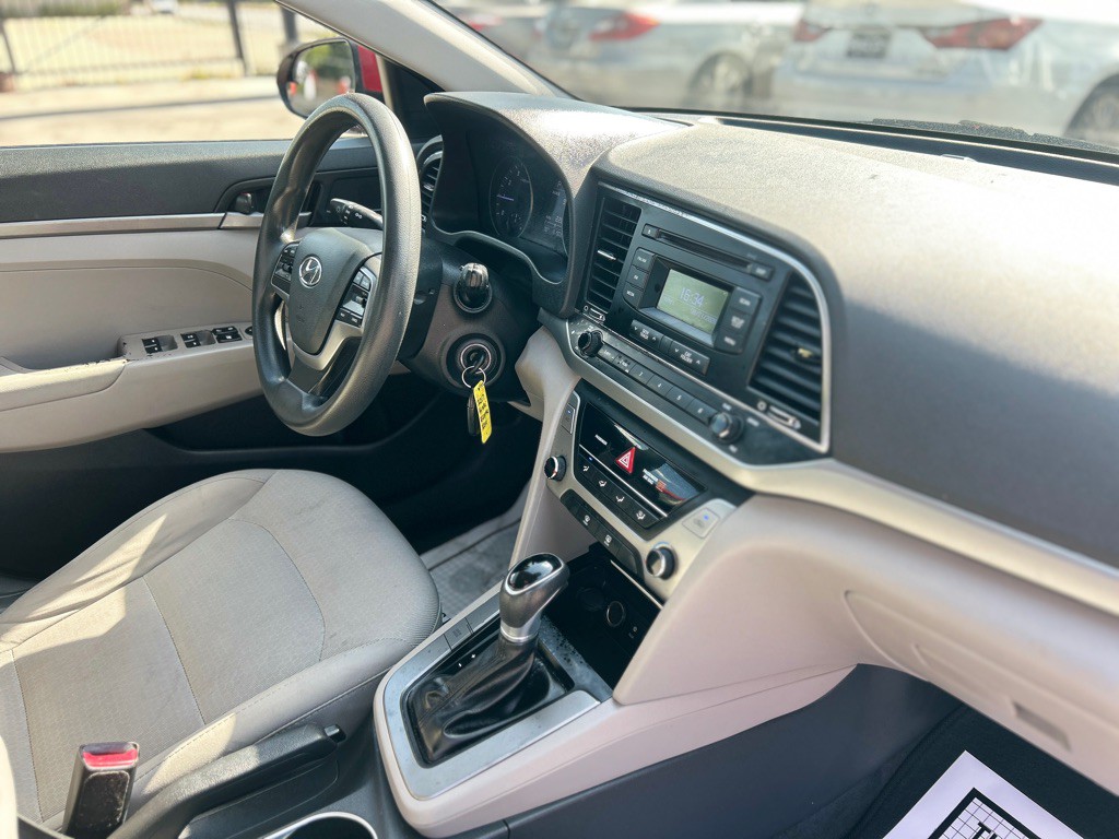 2017 Hyundai Elantra Image 13
