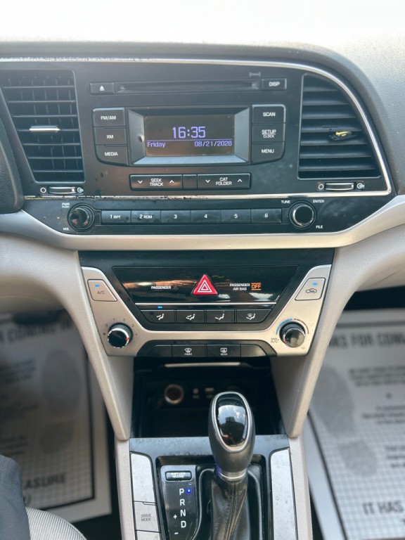 2017 Hyundai Elantra Image 14