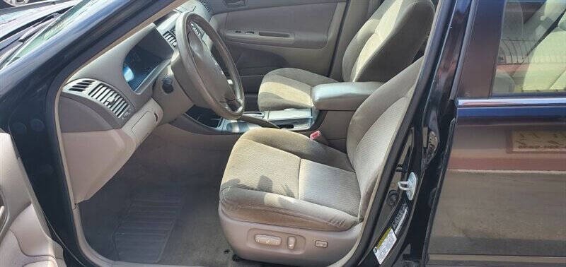 2004 Toyota Camry Image 9