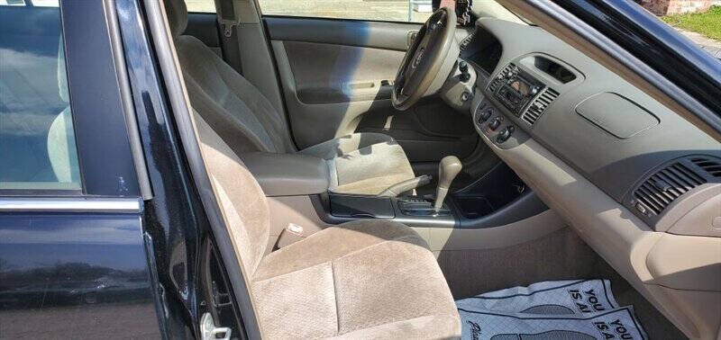 2004 Toyota Camry Image 15