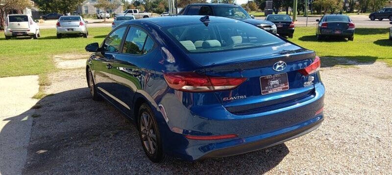 2017 Hyundai Elantra Image 7