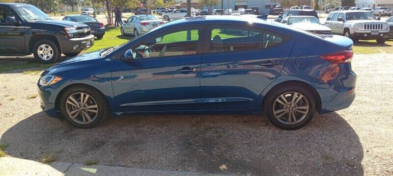2017 Hyundai Elantra Image 8