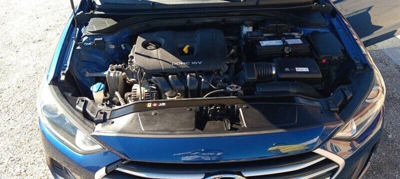 2017 Hyundai Elantra Image 18