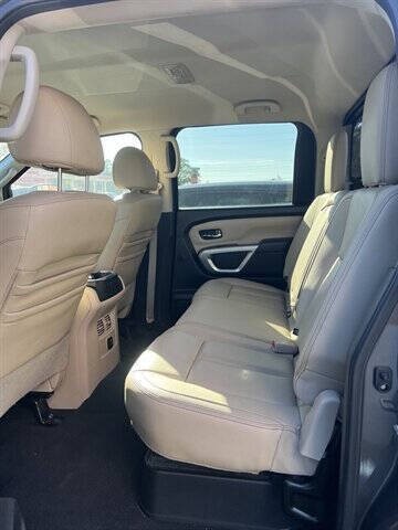 2016 Nissan Titan Image 8