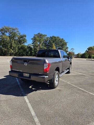 2016 Nissan Titan Image 5