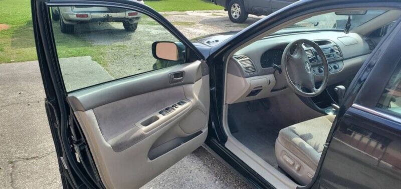 2004 Toyota Camry Image 8