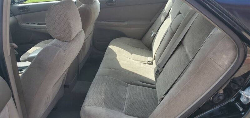 2004 Toyota Camry Image 11